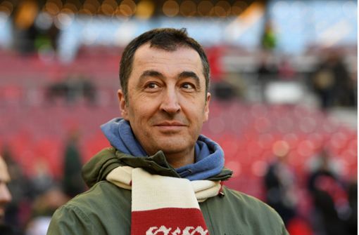 Cem Özdemir ist seit seiner Kindheit glühender Fan des VfB Stuttgart. Foto: dpa/Marijan Murat