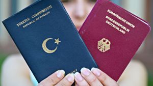 Viele Eingebürgerte behalten ihren alten Pass