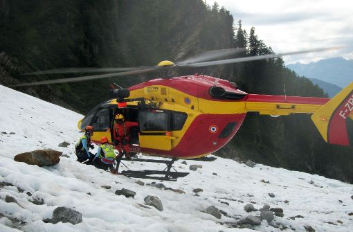 Rettungsaktion am Montblanc: Auf 4250 Metern hat die französische Bergwacht die Leichen der beiden Deutschen gefunden. Foto: AFP