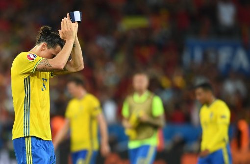 Zlatan Ibrahimovic verabschiedet sich von der Fußball-EM und von der schwedischen Nationalmannschaft. Foto: dpa