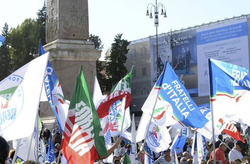 Gemeinsame Wahlkampfveranstaltung rechter Parteien in Italien Foto: IMAGO/Future Image/IMAGO/Anna Maria Tinghino