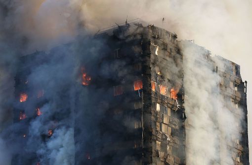 Das gesamt Hochaus stand in Flammen. Foto: AFP