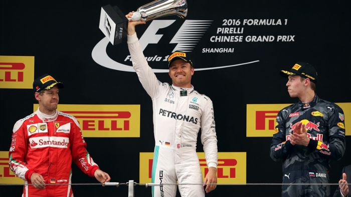 Rosberg triumphiert in China