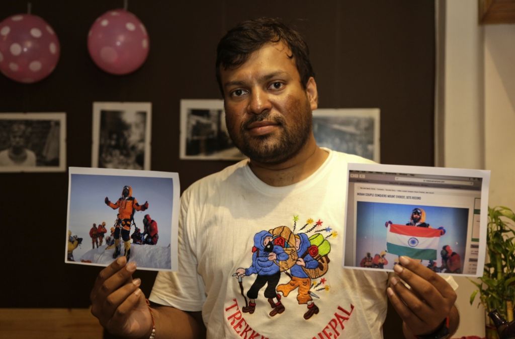 Der indische Bergsteiger Satyarup Sidhantha behauptet, dass das Paar sein Foto gefälscht habe, um die Bergbesteigung auf dem Mount Everest zu dokumentieren. Foto: AP