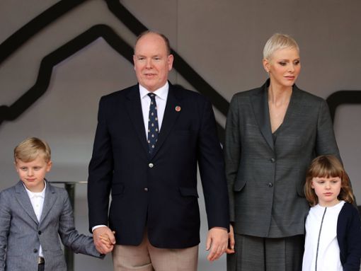 Fürst Albert und Fürstin Charlène von Monaco mit ihren Kindern Jacques und Gabriella. Foto: imago images/Andreas Beil