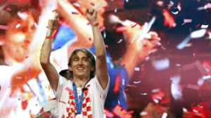 Noch feiert Luka Modric: Dem Kapitän der kroatischen Nationalmannschaft droht eine Haftstrafe. Foto: AFP