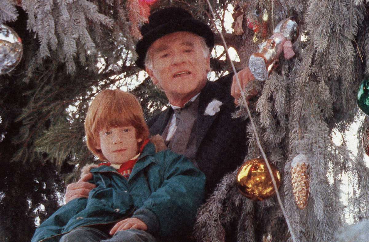 Kommen da Geschenke? Szene aus dem Kinderfilm „Pan Tau“ mit Otto Simanek (rechts).
