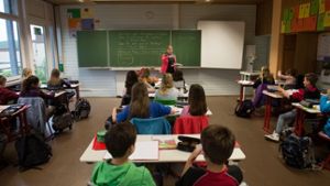 Grün-Rot schafft 900 zusätzliche Lehrerstellen