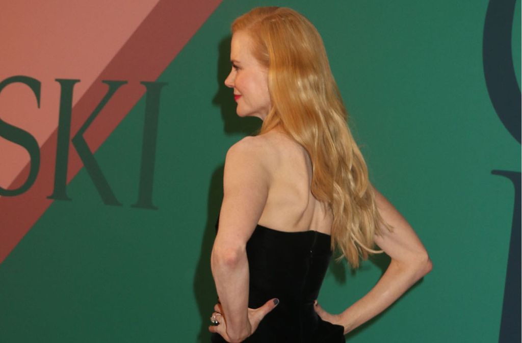 Die Schauspielerin Nicole Kidman reist im Kleinen Schwarzen zum New Yorker Mode-Event CFDA Foto: dpa